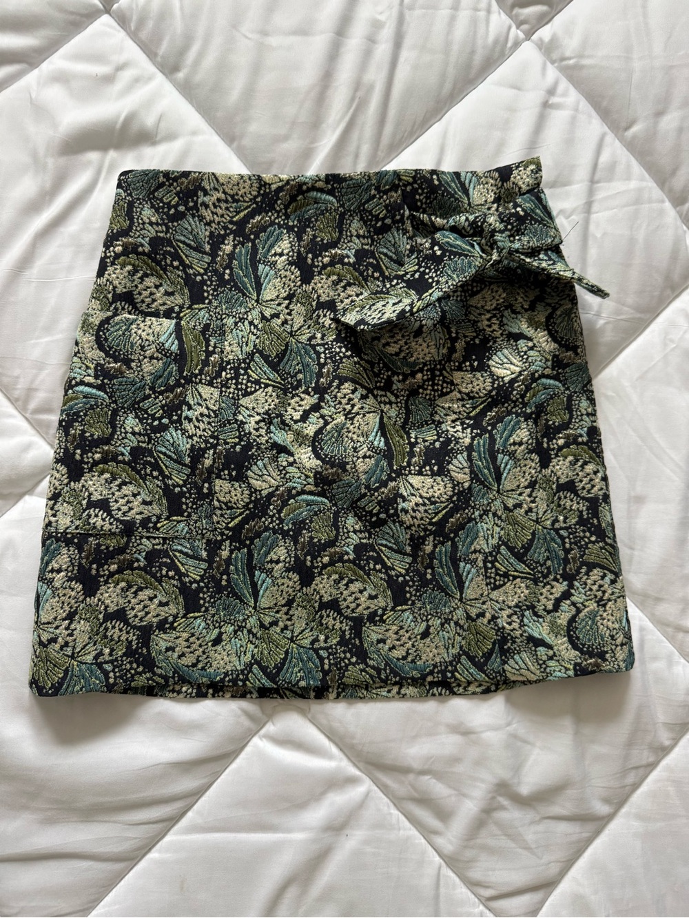 ZARA Basic Collection Floral Jacquard Tapestry Mini Skirt – Size S